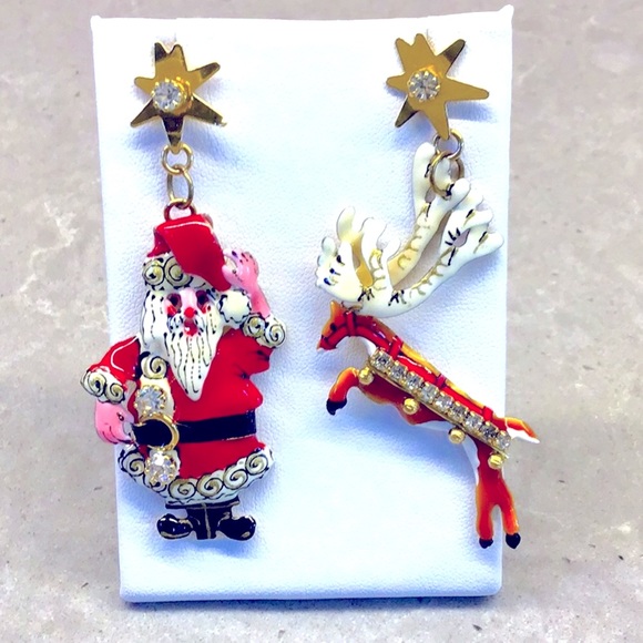 🎄Lunch at the Ritz Gorgeous Christmas Earrings